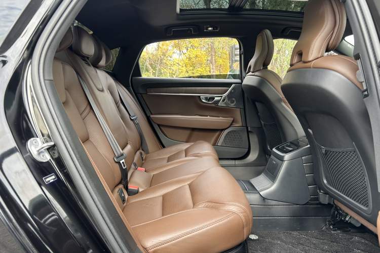 Used Volvo S90 New Energy 2024 Plug-in Hybrid Four-Wheel Drive Long-Range Luxury Smart Edition Interior 7