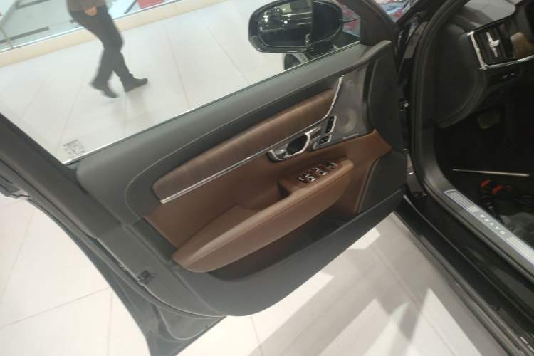 Used Volvo S90 New Energy 2024 Plug-in Hybrid Four-Wheel Drive Long-Range Luxury Smart Edition Left Front Door Interior