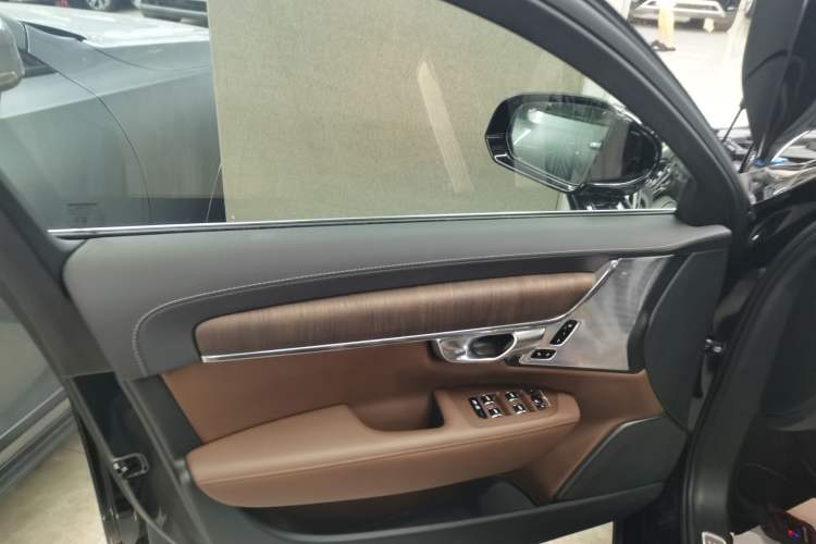 Used Volvo S90 New Energy 2024 Plug-in Hybrid Four-Wheel Drive Long-Range Luxury Smart Edition Left Front Door Interior