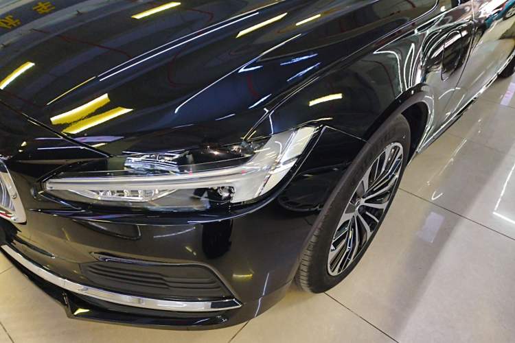 Used Volvo S90 New Energy 2024 Plug-in Hybrid Four-Wheel Drive Long-Range Zhiyi Luxury Edition Left Front Headlight