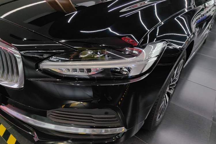 Used Volvo S90 New Energy 2024 Plug-in Hybrid Four-Wheel Drive Long-Range Zhiyi Luxury Edition Left Front Headlight