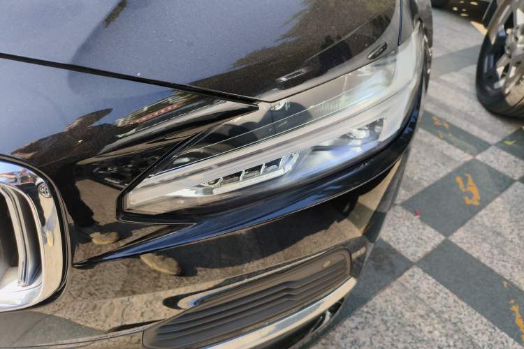 Used Volvo S90 New Energy 2024 Plug-in Hybrid Four-Wheel Drive Long-Range Luxury Smart Edition Left Front Headlight