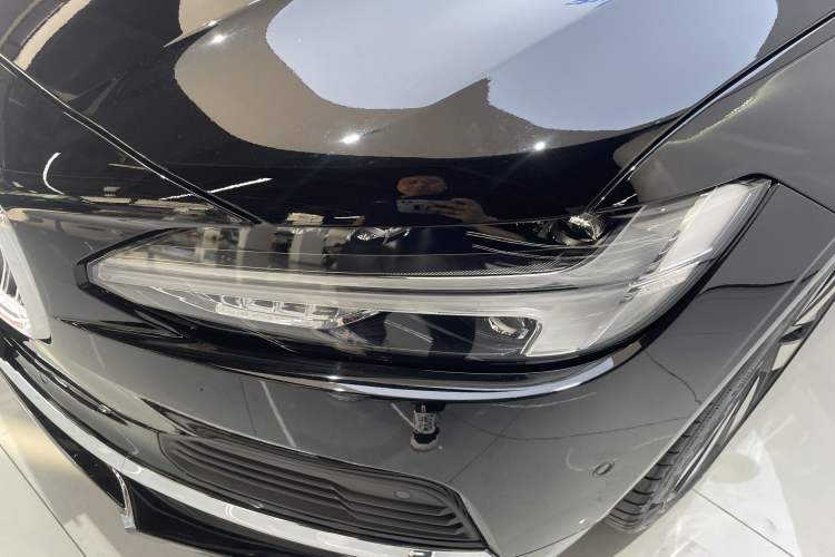 Used Volvo S90 New Energy 2024 Plug-in Hybrid Four-Wheel Drive Long-Range Luxury Smart Edition Left Front Headlight