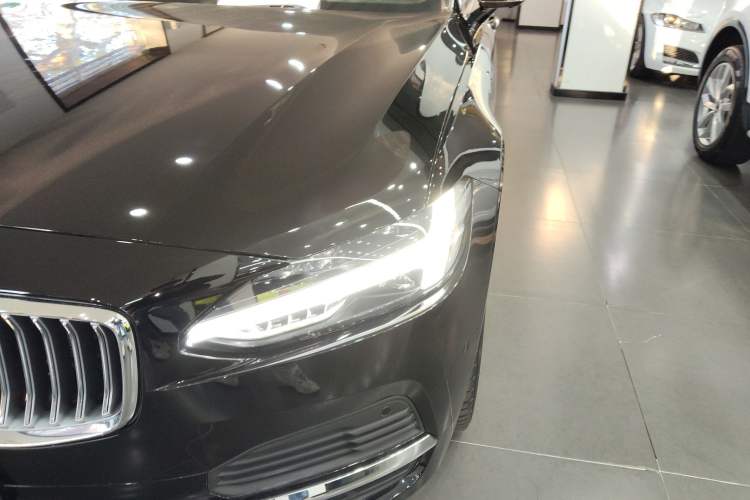 Used Volvo S90 New Energy 2024 Plug-in Hybrid Four-Wheel Drive Long-Range Luxury Smart Edition Left Front Headlight
