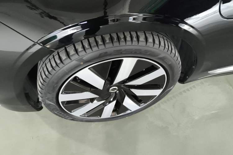 Used Volvo S90 New Energy 2024 Plug-in Hybrid Four-Wheel Drive Long-Range Luxury Smart Edition Left Front Wheel Hub