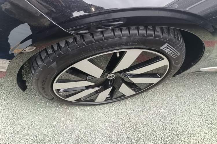 Used Volvo S90 New Energy 2024 Plug-in Hybrid Four-Wheel Drive Long-Range Luxury Smart Edition Left Front Wheel Hub