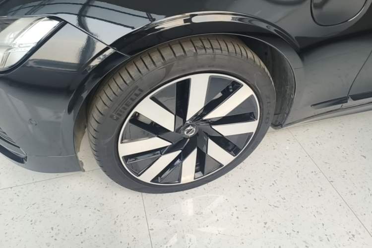 Used Volvo S90 New Energy 2024 Plug-in Hybrid Four-Wheel Drive Long-Range Luxury Smart Edition Left Front Wheel Hub