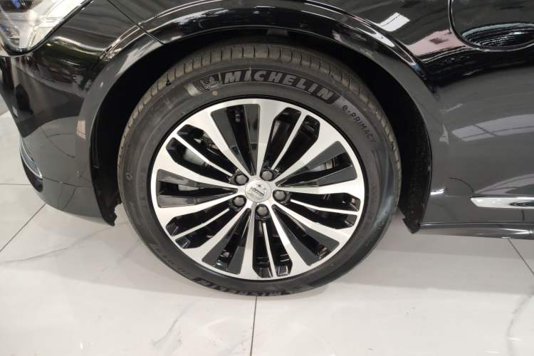 Used Volvo S90 New Energy 2024 Plug-in Hybrid Four-Wheel Drive Long-Range Zhiyi Luxury Edition Left Front Wheel Hub
