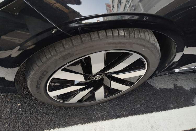 Used Volvo S90 New Energy 2024 Plug-in Hybrid Four-Wheel Drive Long-Range Luxury Smart Edition Left Front Wheel Hub