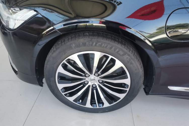 Used Volvo S90 New Energy 2024 Plug-in Hybrid Four-Wheel Drive Long-Range Zhiyi Luxury Edition Left Front Wheel Hub