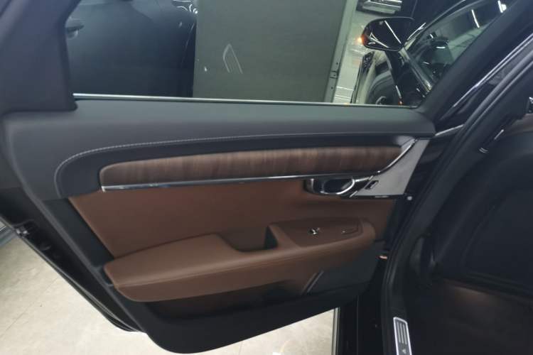 Used Volvo S90 New Energy 2024 Plug-in Hybrid Four-Wheel Drive Long-Range Luxury Smart Edition Left Rear Door Interior