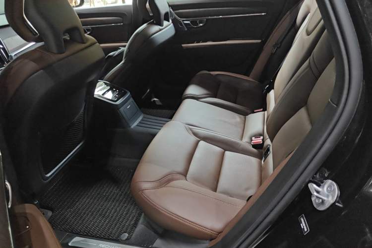 Used Volvo S90 New Energy 2024 Plug-in Hybrid Four-Wheel Drive Long-Range Luxury Smart Edition Left Rear Seat