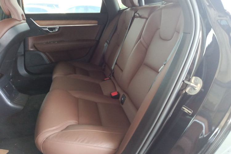 Used Volvo S90 New Energy 2024 Plug-in Hybrid Four-Wheel Drive Long-Range Zhiyi Luxury Edition Left Rear Seat