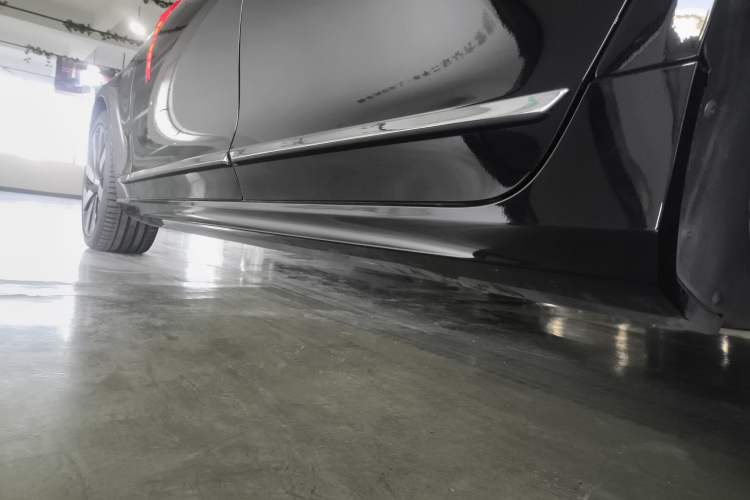 Used Volvo S90 New Energy 2024 Plug-in Hybrid Four-Wheel Drive Long-Range Luxury Smart Edition Left Side Sill