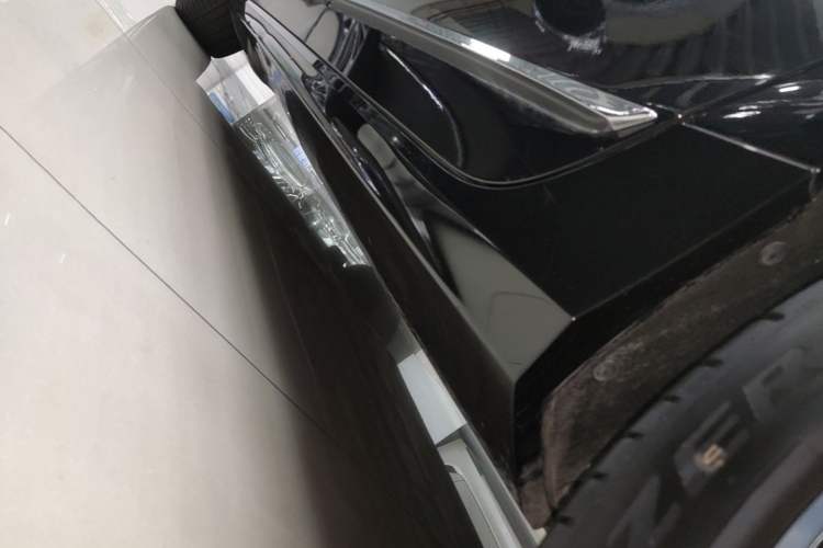 Used Volvo S90 New Energy 2024 Plug-in Hybrid Four-Wheel Drive Long-Range Luxury Smart Edition Left Side Sill