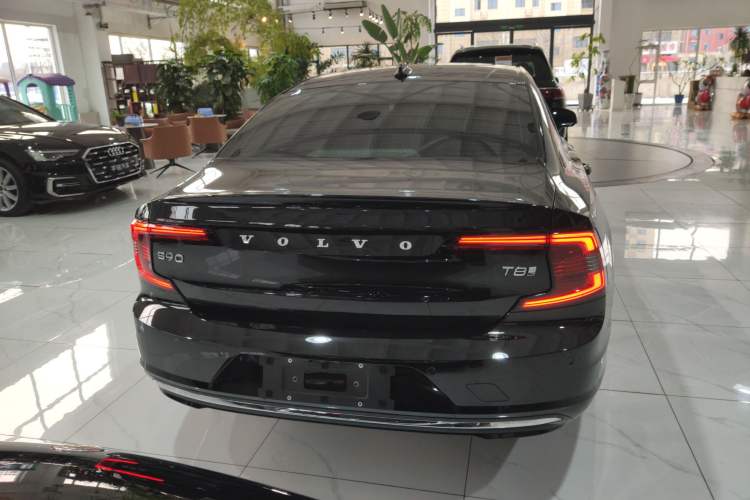 Used Volvo S90 New Energy 2024 Plug-in Hybrid Four-Wheel Drive Long-Range Zhiyi Luxury Edition Rear