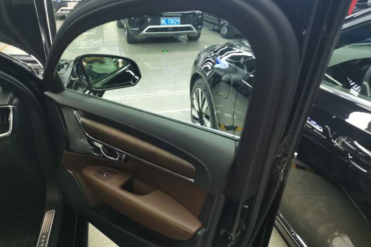 Used Volvo S90 New Energy 2024 Plug-in Hybrid Four-Wheel Drive Long-Range Luxury Smart Edition Right Front Door Interior
