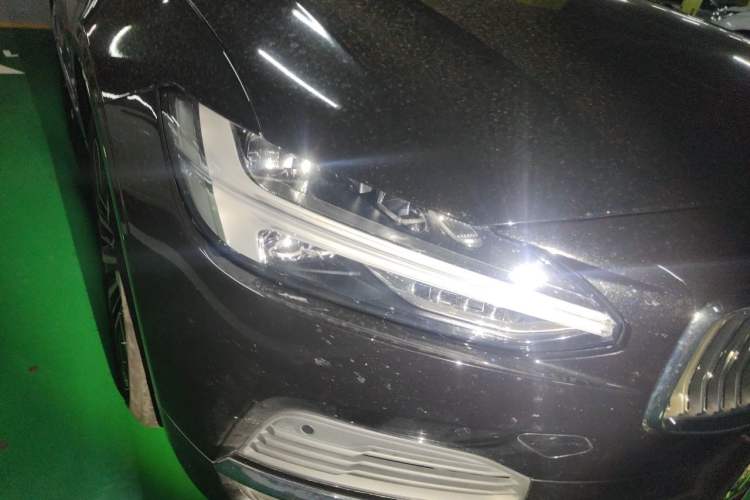 Used Volvo S90 New Energy 2024 Plug-in Hybrid Four-Wheel Drive Long-Range Zhiyi Luxury Edition Right Front Headlight