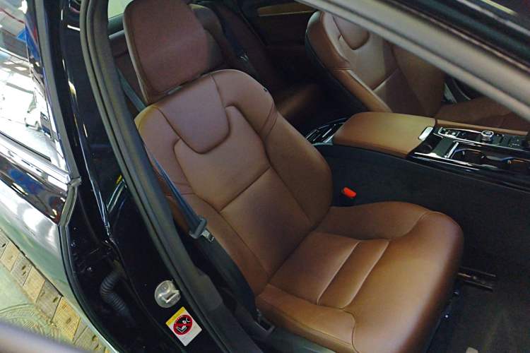 Used Volvo S90 New Energy 2024 Plug-in Hybrid Four-Wheel Drive Long-Range Zhiyi Luxury Edition Right Front Seat