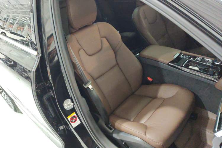 Used Volvo S90 New Energy 2024 Plug-in Hybrid Four-Wheel Drive Long-Range Zhiyi Luxury Edition Right Front Seat