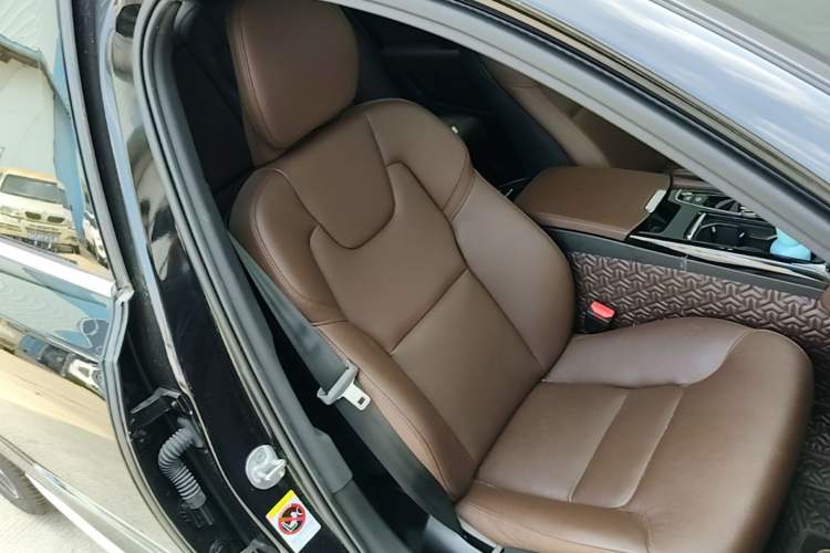 Used Volvo S90 New Energy 2024 Plug-in Hybrid Four-Wheel Drive Long-Range Zhiyi Luxury Edition Right Front Seat