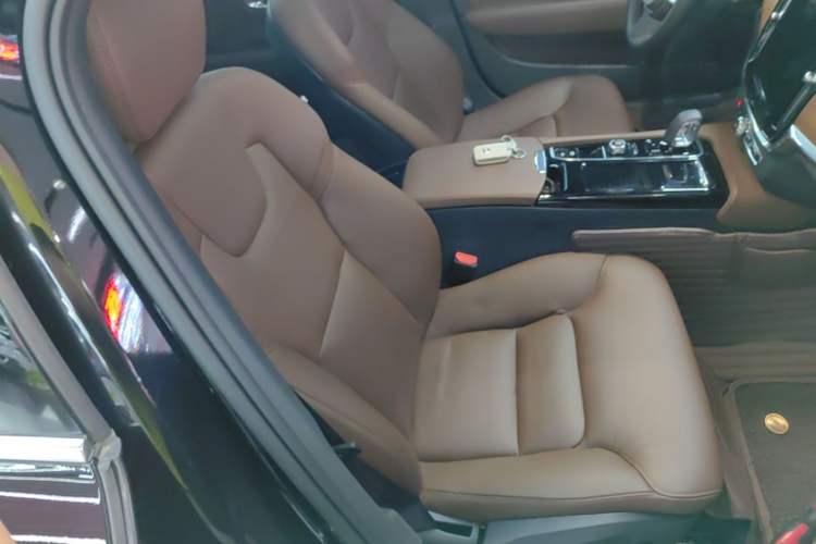 Used Volvo S90 New Energy 2024 Plug-in Hybrid Four-Wheel Drive Long-Range Zhiyi Luxury Edition Right Front Seat