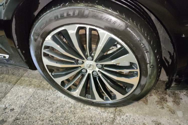 Used Volvo S90 New Energy 2024 Plug-in Hybrid Four-Wheel Drive Long-Range Zhiyi Luxury Edition Right Front Wheel Hub