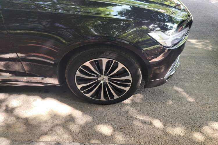 Used Volvo S90 New Energy 2024 Plug-in Hybrid Four-Wheel Drive Long-Range Zhiyi Luxury Edition Right Front Wheel Hub