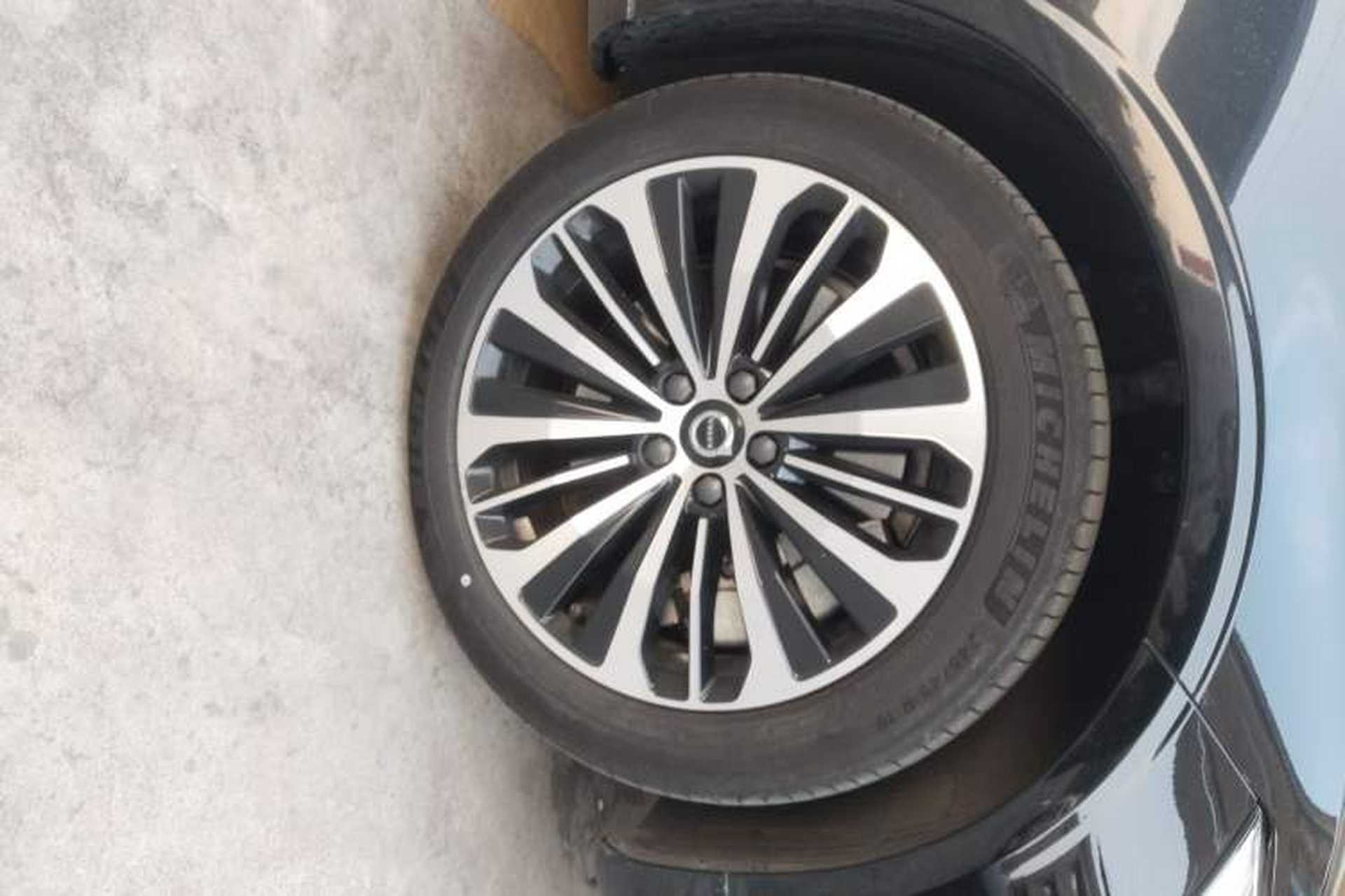 Used Volvo S90 New Energy 2024 Plug-in Hybrid Four-Wheel Drive Long-Range Zhiyi Luxury Edition Right Front Wheel Hub