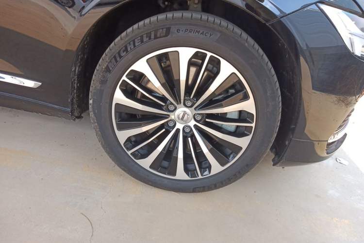 Used Volvo S90 New Energy 2024 Plug-in Hybrid Four-Wheel Drive Long-Range Zhiyi Luxury Edition Right Front Wheel Hub