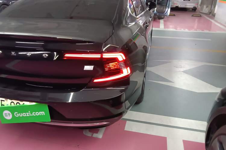 Used Volvo S90 New Energy 2024 Plug-in Hybrid Four-Wheel Drive Long-Range Luxury Smart Edition Right Rear Taillight