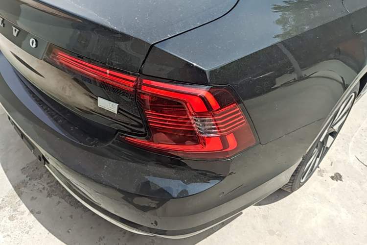 Used Volvo S90 New Energy 2024 Plug-in Hybrid Four-Wheel Drive Long-Range Luxury Smart Edition Right Rear Taillight