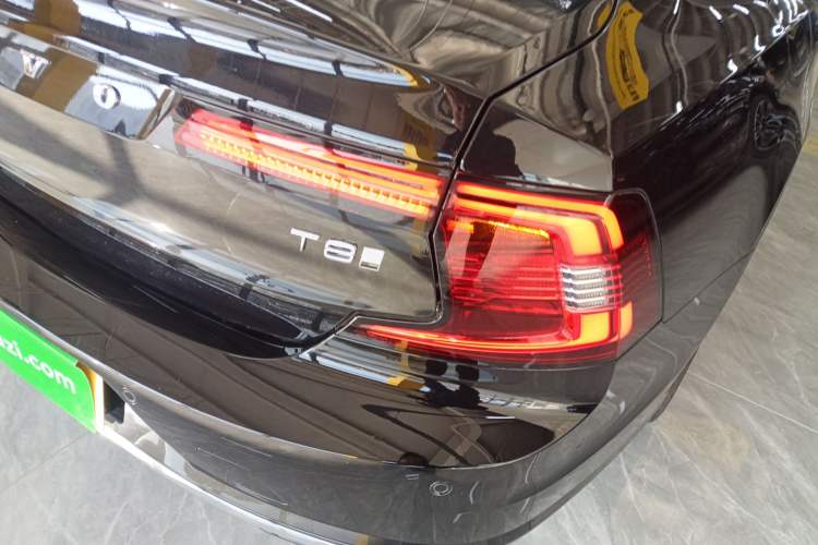 Used Volvo S90 New Energy 2024 Plug-in Hybrid Four-Wheel Drive Long-Range Luxury Smart Edition Right Rear Taillight