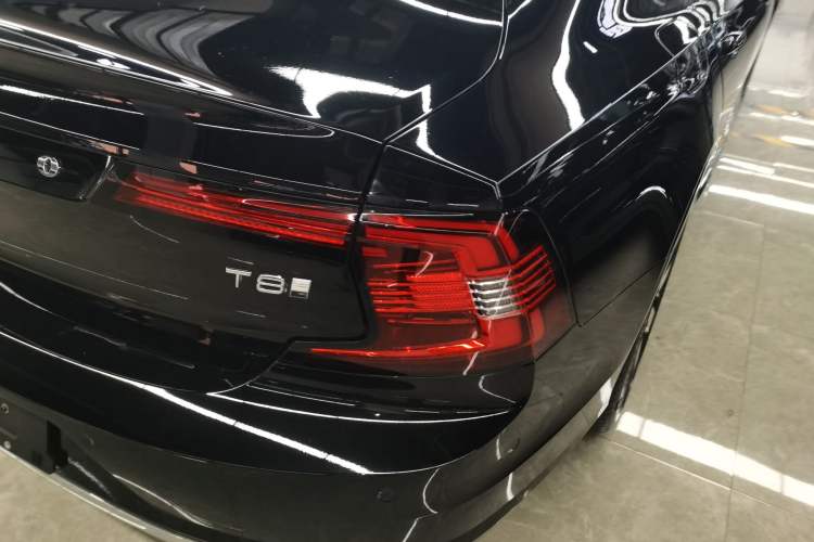 Used Volvo S90 New Energy 2024 Plug-in Hybrid Four-Wheel Drive Long-Range Luxury Smart Edition Right Rear Taillight