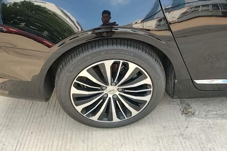 Used Volvo S90 New Energy 2024 Plug-in Hybrid Four-Wheel Drive Long-Range Zhiyi Luxury Edition Right Rear Wheel Hub