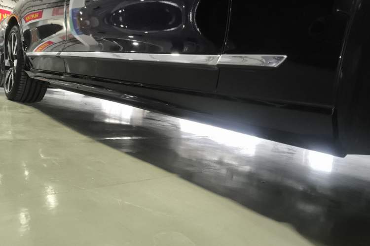 Used Volvo S90 New Energy 2024 Plug-in Hybrid Four-Wheel Drive Long-Range Luxury Smart Edition Right Side Sill