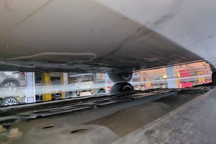 Used Volvo S90 New Energy 2024 Plug-in Hybrid Four-Wheel Drive Long-Range Luxury Smart Edition Right Side Sill