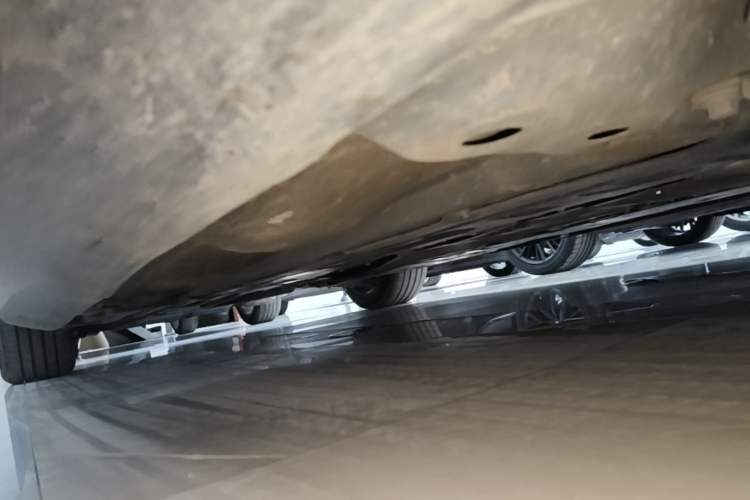Used Volvo S90 New Energy 2024 Plug-in Hybrid Four-Wheel Drive Long-Range Zhiyi Luxury Edition Right Side Sill