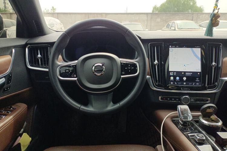 Used Volvo S90 New Energy 2024 Plug-in Hybrid Four-Wheel Drive Long-Range Zhiyi Luxury Edition Steering Wheel