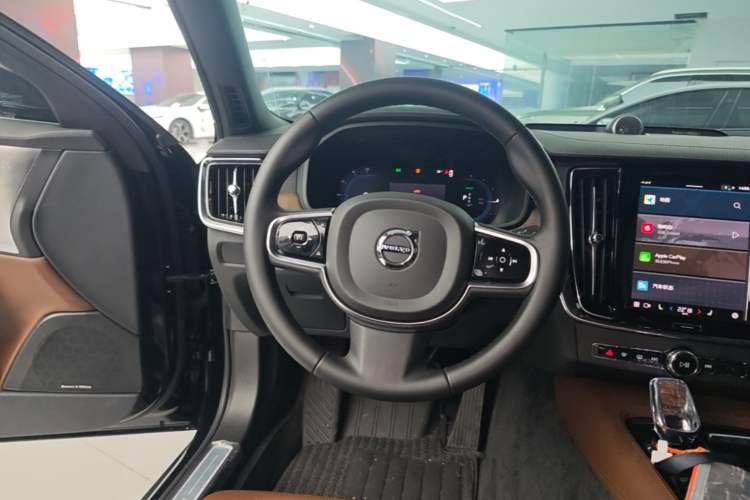 Used Volvo S90 New Energy 2024 Plug-in Hybrid Four-Wheel Drive Long-Range Luxury Smart Edition Steering Wheel