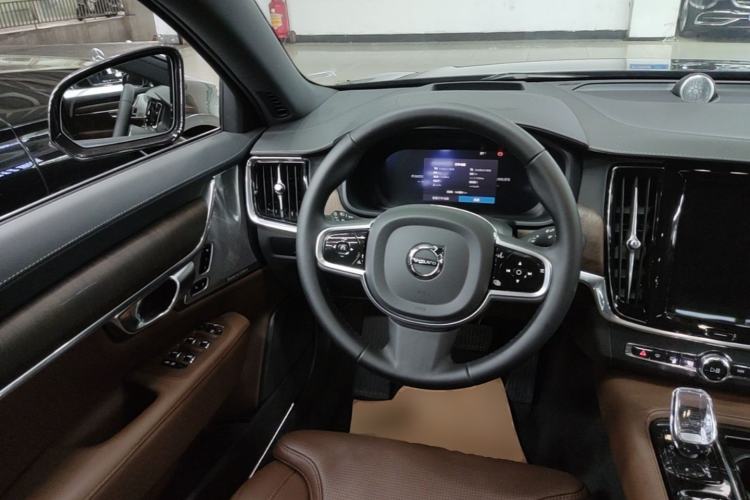 Used Volvo S90 New Energy 2024 Plug-in Hybrid Four-Wheel Drive Long-Range Luxury Smart Edition Steering Wheel