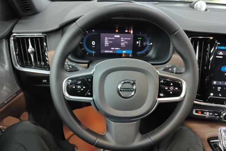 Used Volvo S90 New Energy 2024 Plug-in Hybrid Four-Wheel Drive Long-Range Luxury Smart Edition Steering Wheel