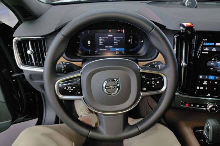 Used Volvo S90 New Energy 2024 Plug-in Hybrid Four-Wheel Drive Long-Range Zhiyi Luxury Edition Steering Wheel