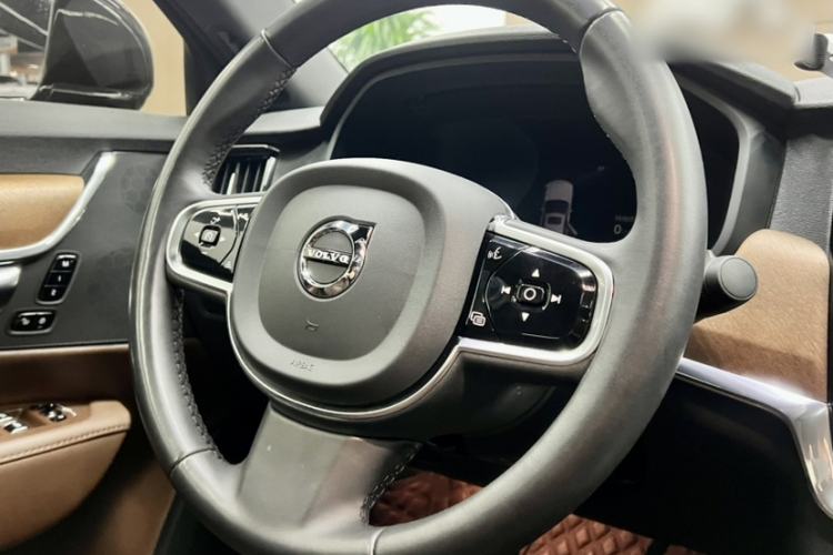 Used Volvo S90 New Energy 2024 Plug-in Hybrid Four-Wheel Drive Long-Range Zhiyi Luxury Edition Steering Wheel