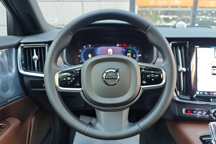 Used Volvo S90 New Energy 2024 Plug-in Hybrid Four-Wheel Drive Long-Range Luxury Smart Edition Steering Wheel