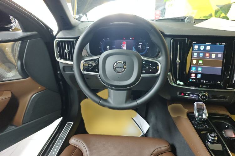 Used Volvo S90 New Energy 2024 Plug-in Hybrid Four-Wheel Drive Long-Range Luxury Smart Edition Steering Wheel