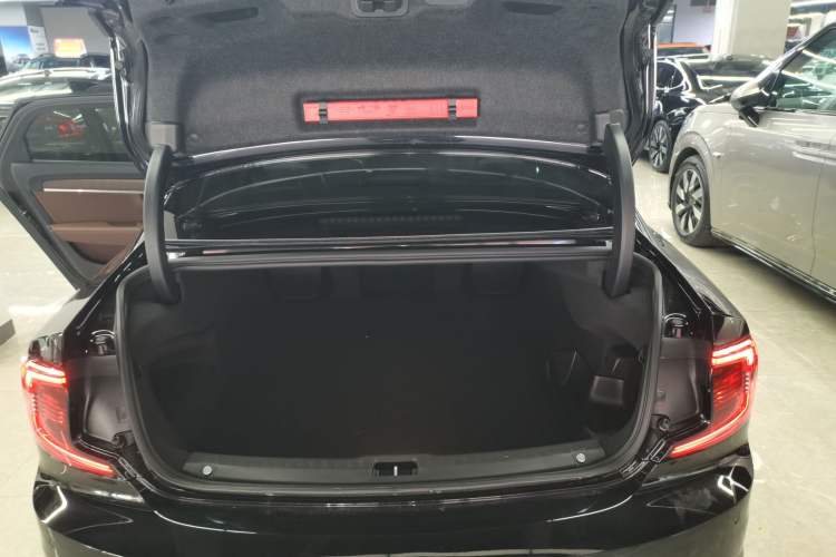 Used Volvo S90 New Energy 2024 Plug-in Hybrid Four-Wheel Drive Long-Range Luxury Smart Edition Trunk