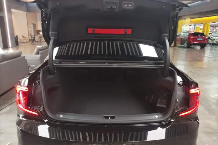 Used Volvo S90 New Energy 2024 Plug-in Hybrid Four-Wheel Drive Long-Range Luxury Smart Edition Trunk