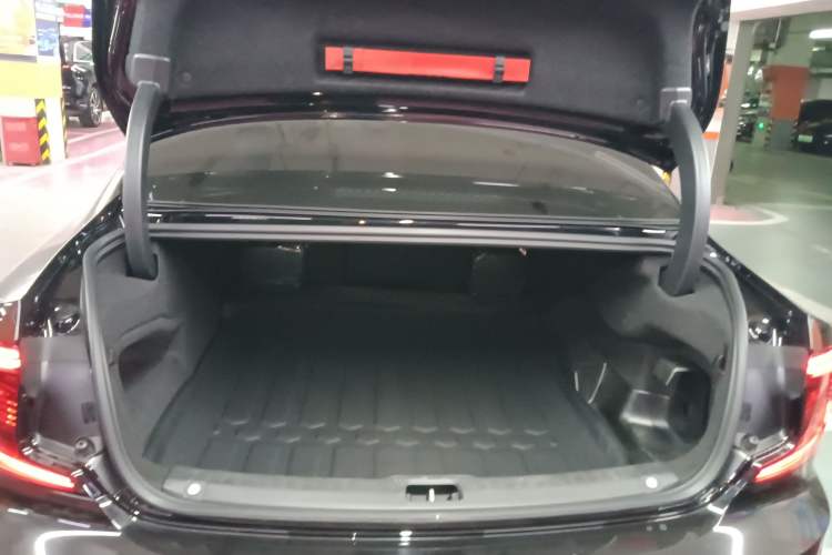 Used Volvo S90 New Energy 2024 Plug-in Hybrid Four-Wheel Drive Long-Range Luxury Smart Edition Trunk