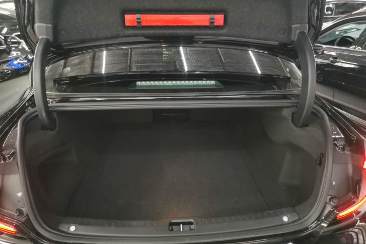 Used Volvo S90 New Energy 2024 Plug-in Hybrid Four-Wheel Drive Long-Range Zhiyi Luxury Edition Trunk